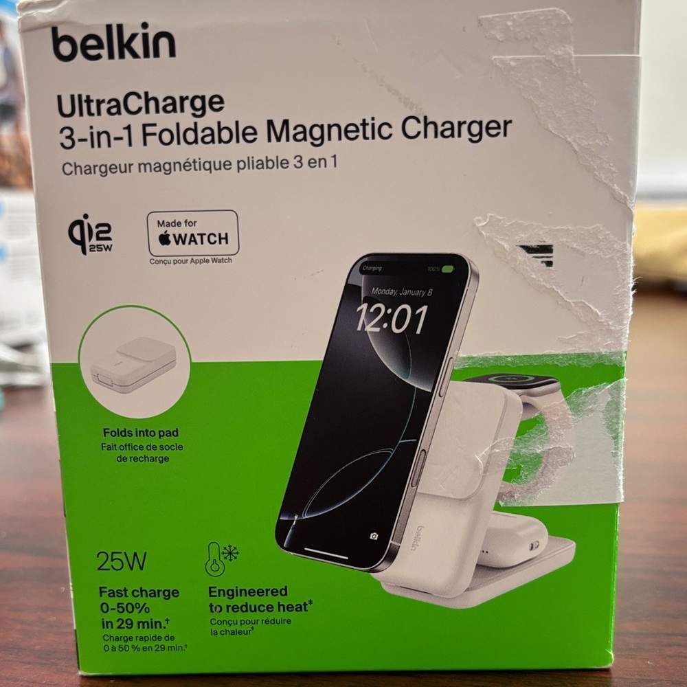 Belkin UltraCharge 3-in-1 Magnetic Charger - White